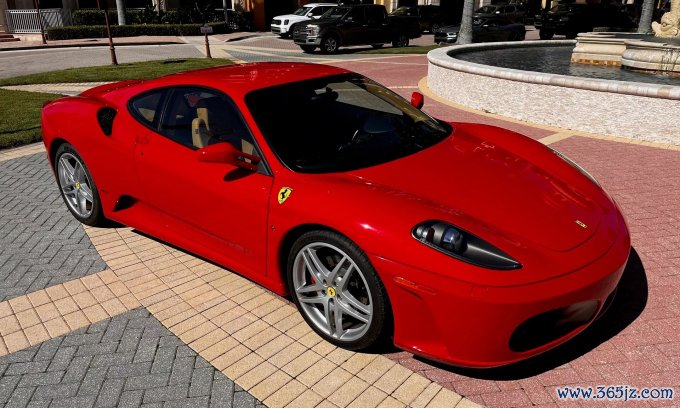 Siêu xe Ferrari F430 đời 2007 màu đỏ từng thuộc về Tổng thống đắc cử Donald Trump. Ảnh: Rockstar Car Auctions